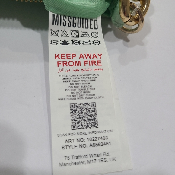 NWOT Missguided Mint Green Croc-Embossed Bag with Gold Chain - Picture 6 of 7